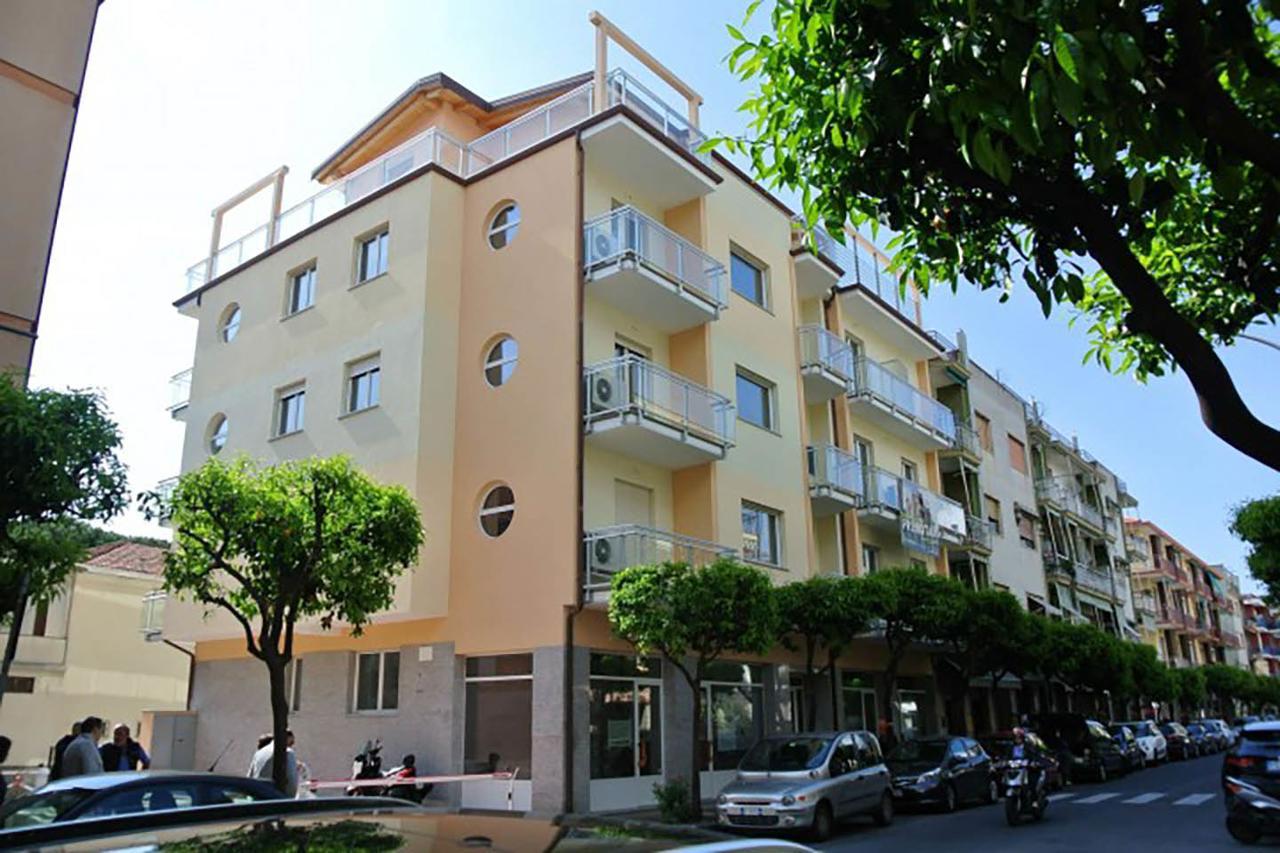 Colibri Apartments Diano Marina Exterior photo